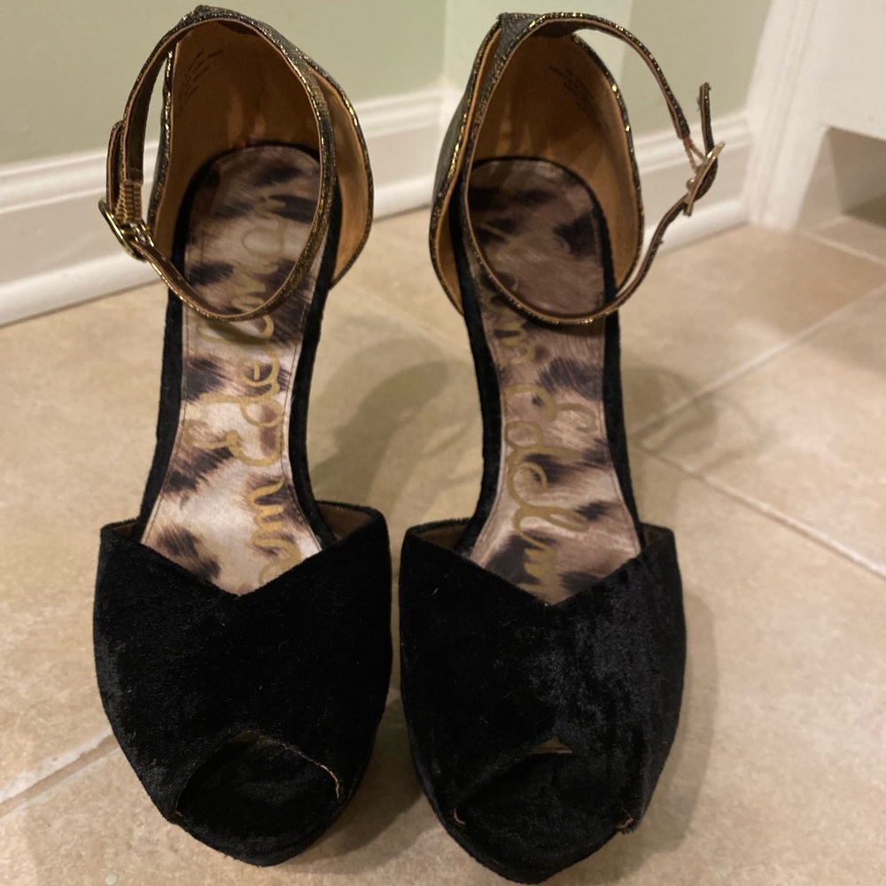 Sam Edelman Black Velvet Peep Toe and Gold Snake Print Heels size 9